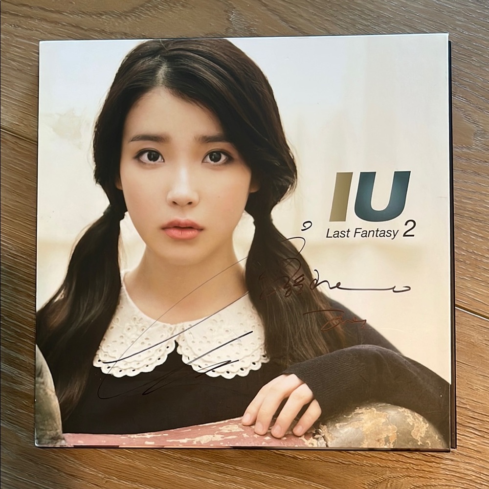 SIGNED IU Last Fantasy 2 Album